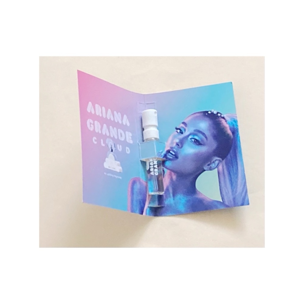 NEW Ariana Grande - Cloud fragrance